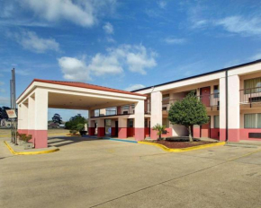 Econo Lodge Inn & Suites